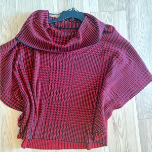 Red and Black Houndstooth Women's Sweater-Fever- Never worn